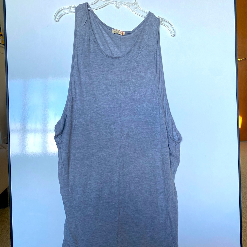 Thin grey tanktop